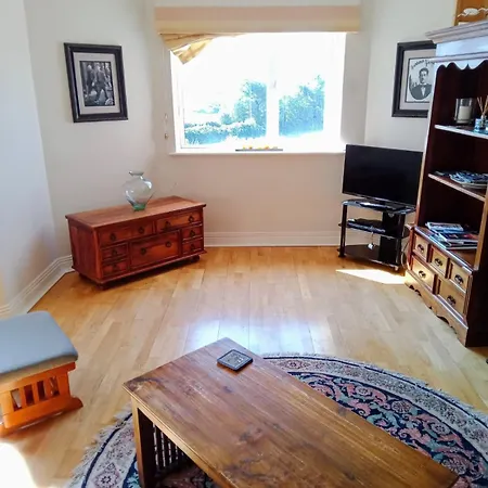 Apt No 40 Anchorage - Best Location In 特拉利