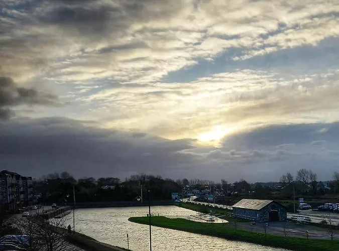 Apt No 40 Anchorage - Best Location In *