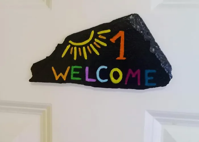 Apt No 40 Anchorage - Best Location In 홈스테이 트롤리